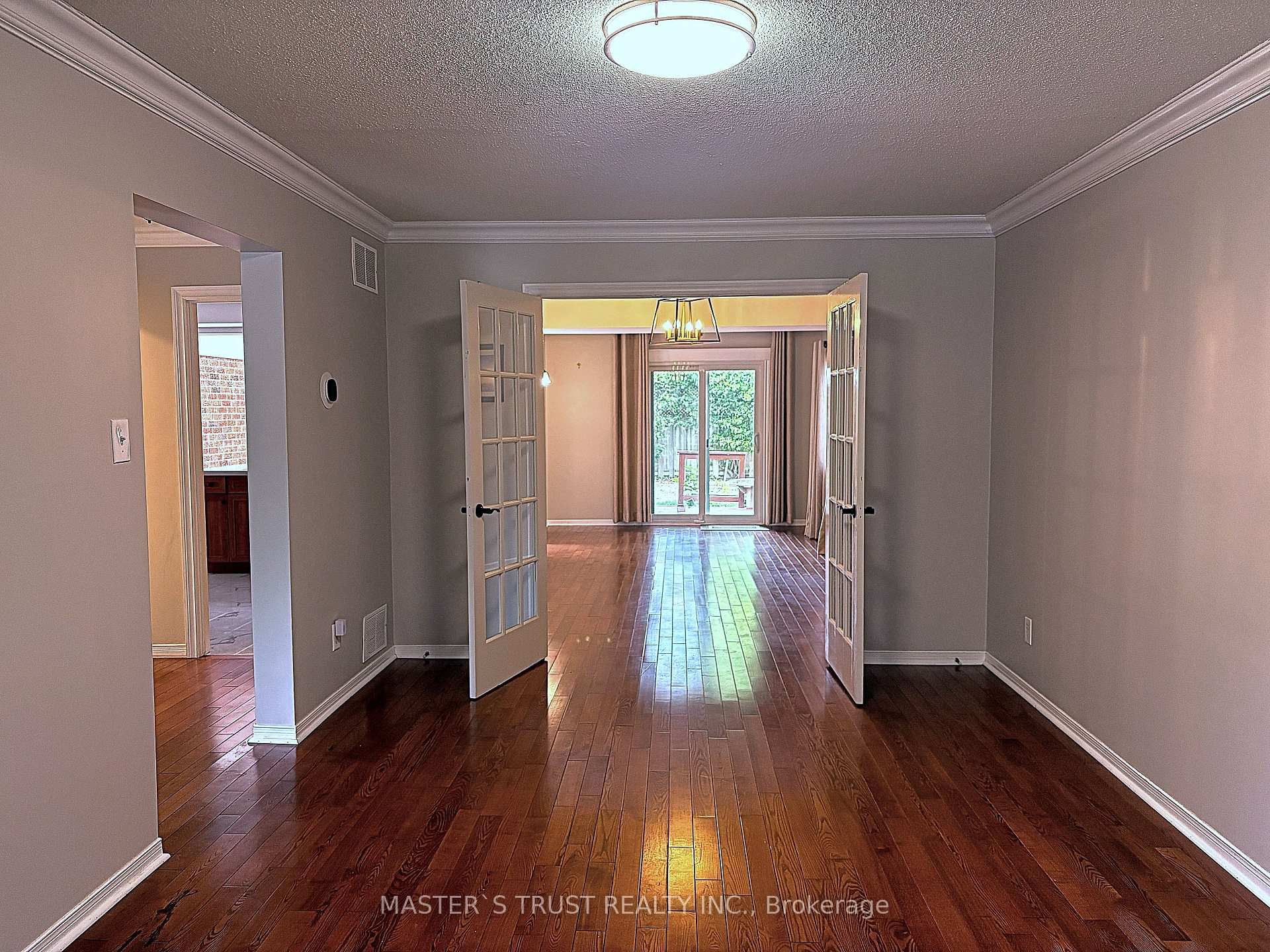 Photo 2 of 2253 Constance Drive, Oakville, Ford — HOMEH