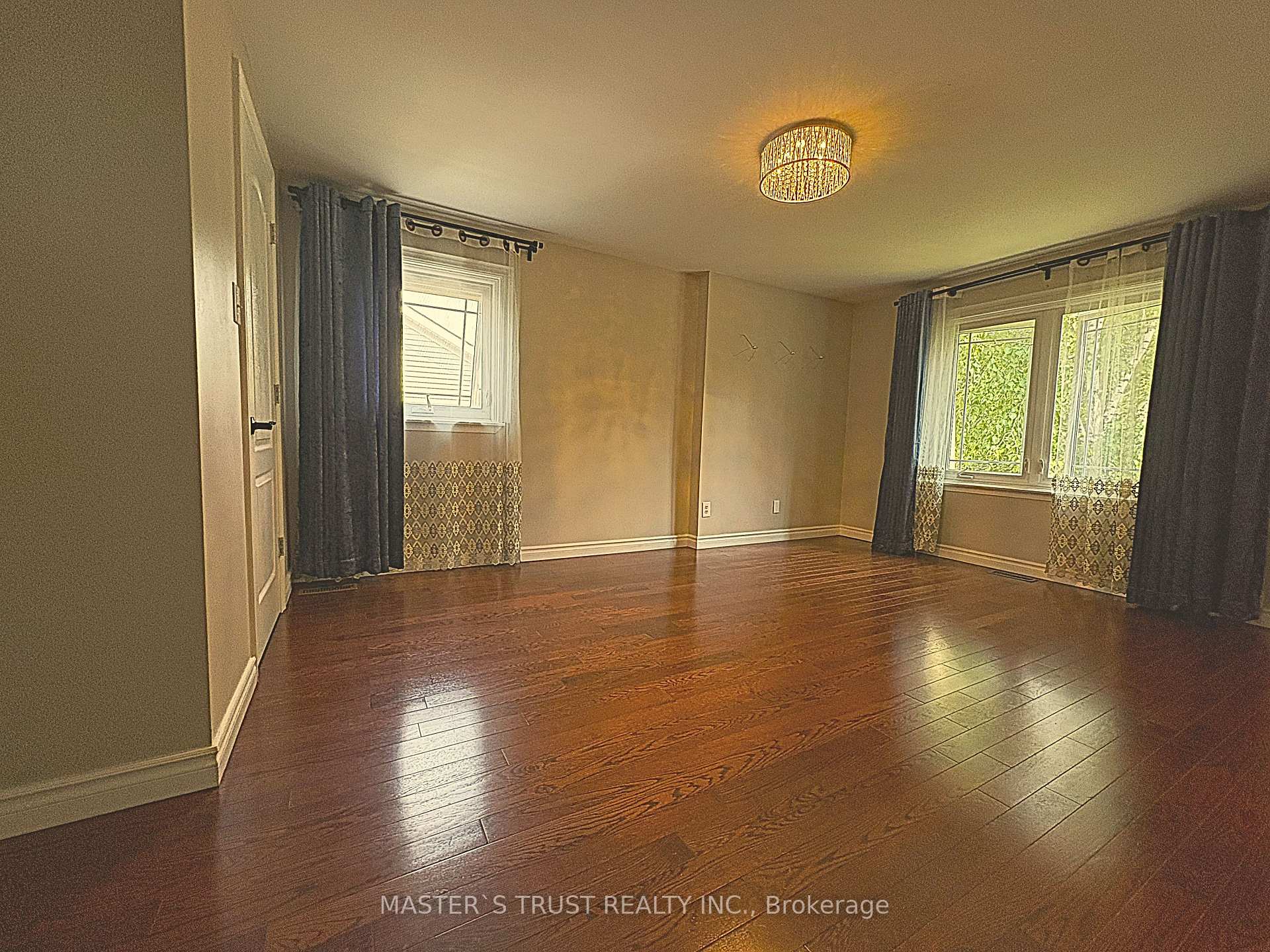 Photo 5 of 2253 Constance Drive, Oakville, Ford — HOMEH