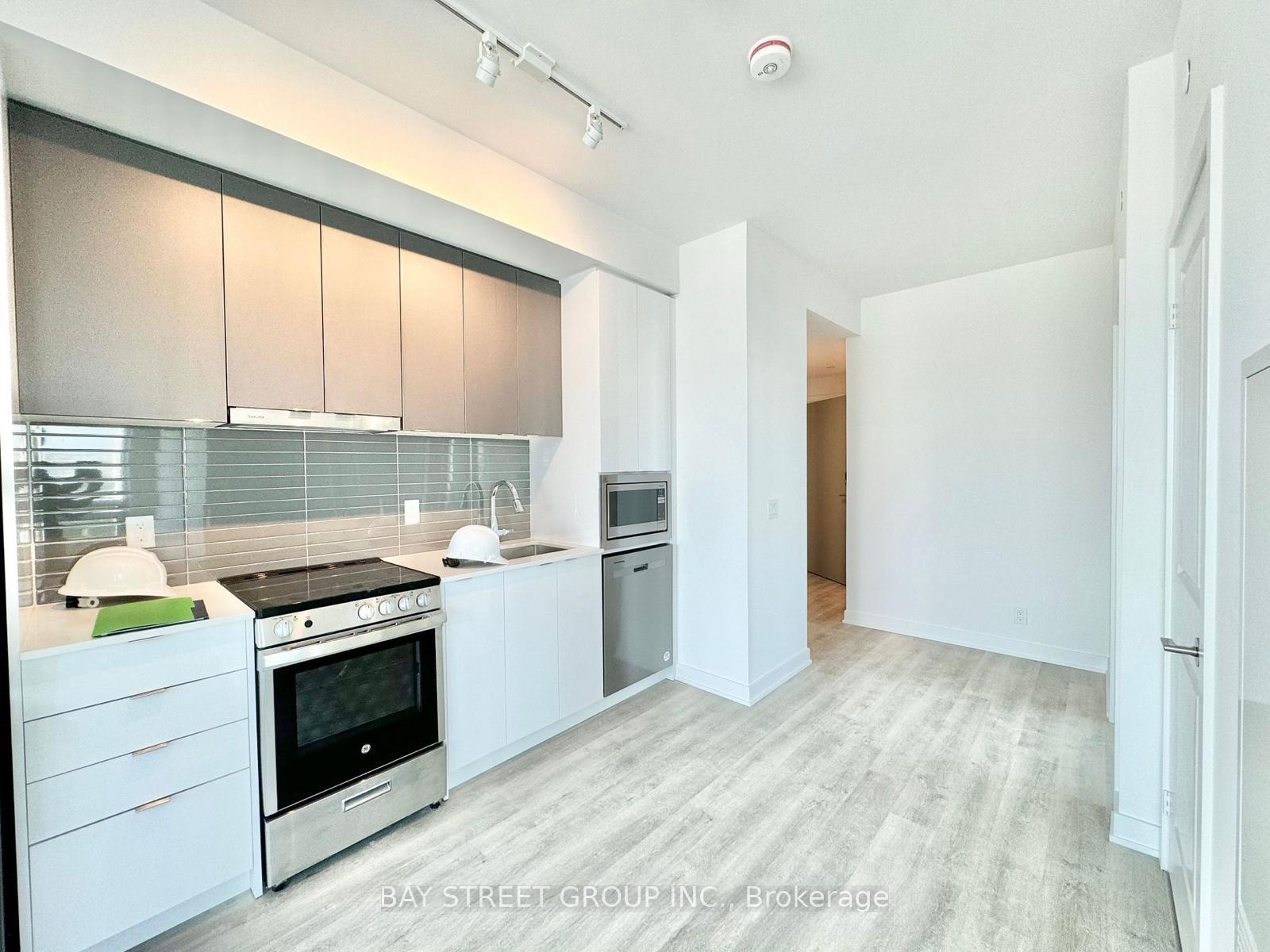Photo 4 of Unit 908B, 1 Promenade Circle, Vaughan, Brownridge — HOMEH