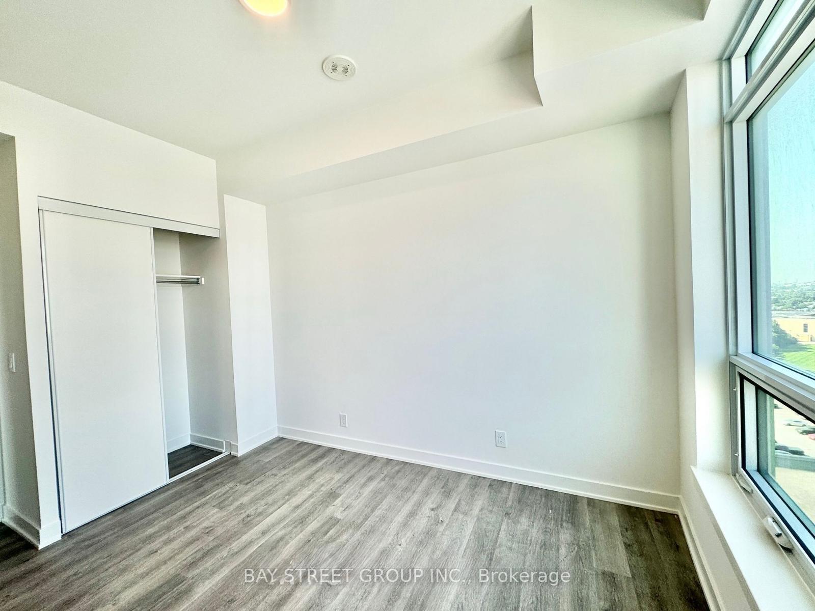Photo 6 of Unit 908B, 1 Promenade Circle, Vaughan, Brownridge — HOMEH