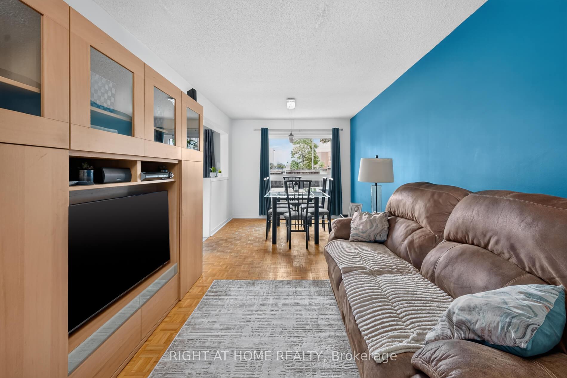 Photo 6 of 10 Lento Court, Vaughan, East Woodbridge — HOMEH