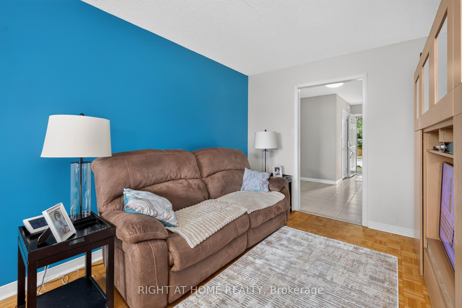 Photo 9 of 10 Lento Court, Vaughan, East Woodbridge — HOMEH