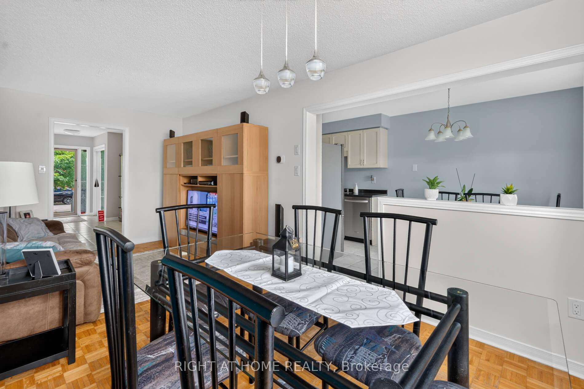 Photo 12 of 10 Lento Court, Vaughan, East Woodbridge — HOMEH
