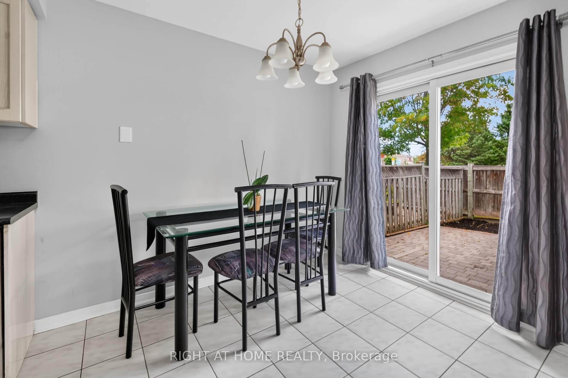 Photo 13 of 10 Lento Court, Vaughan, East Woodbridge — HOMEH
