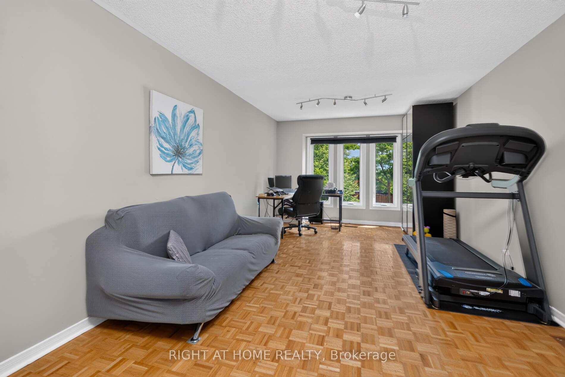 Photo 22 of 10 Lento Court, Vaughan, East Woodbridge — HOMEH