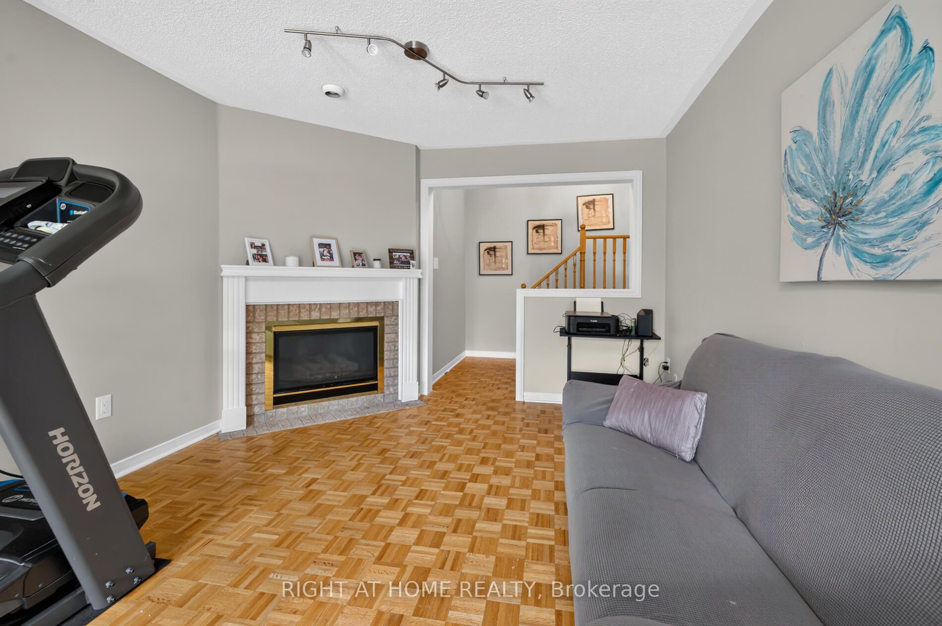 Photo 24 of 10 Lento Court, Vaughan, East Woodbridge — HOMEH