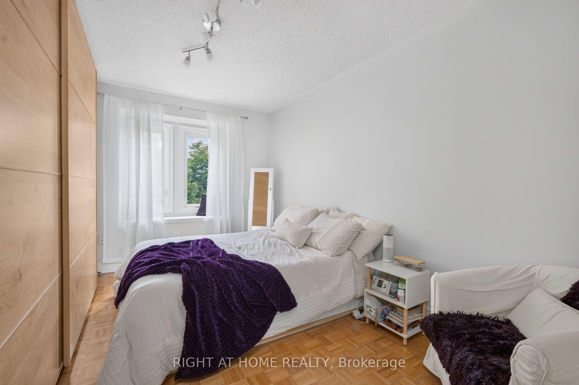 Photo 26 of 10 Lento Court, Vaughan, East Woodbridge — HOMEH