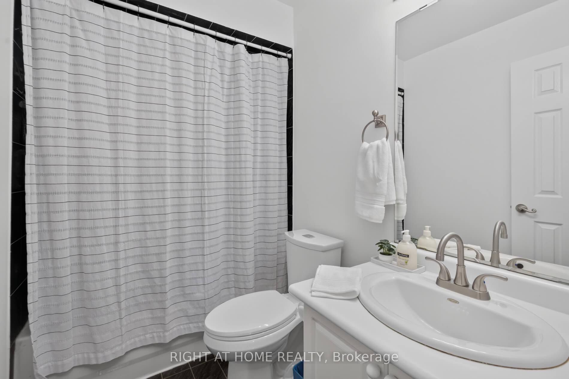 Photo 29 of 10 Lento Court, Vaughan, East Woodbridge — HOMEH