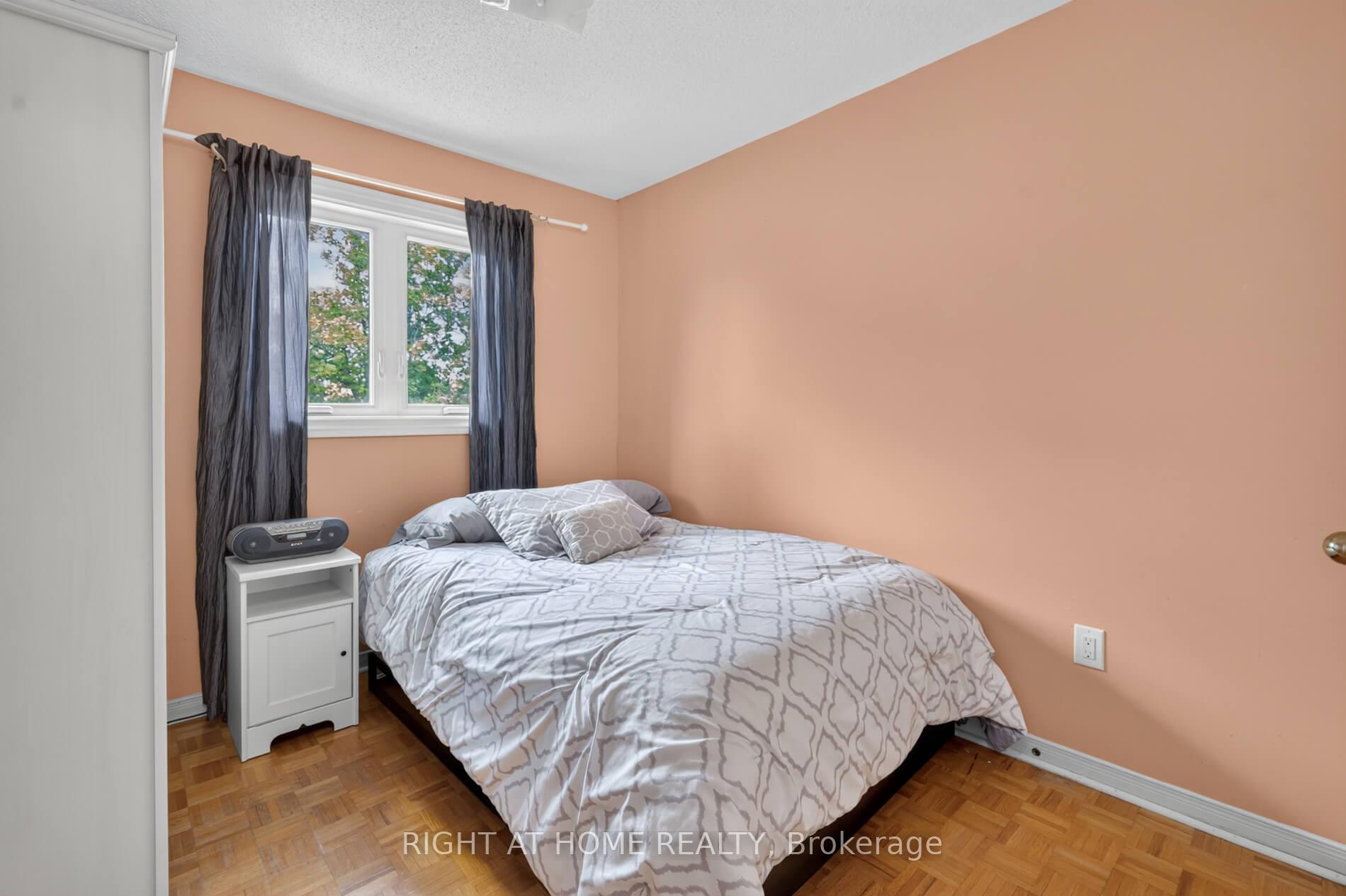 Photo 30 of 10 Lento Court, Vaughan, East Woodbridge — HOMEH