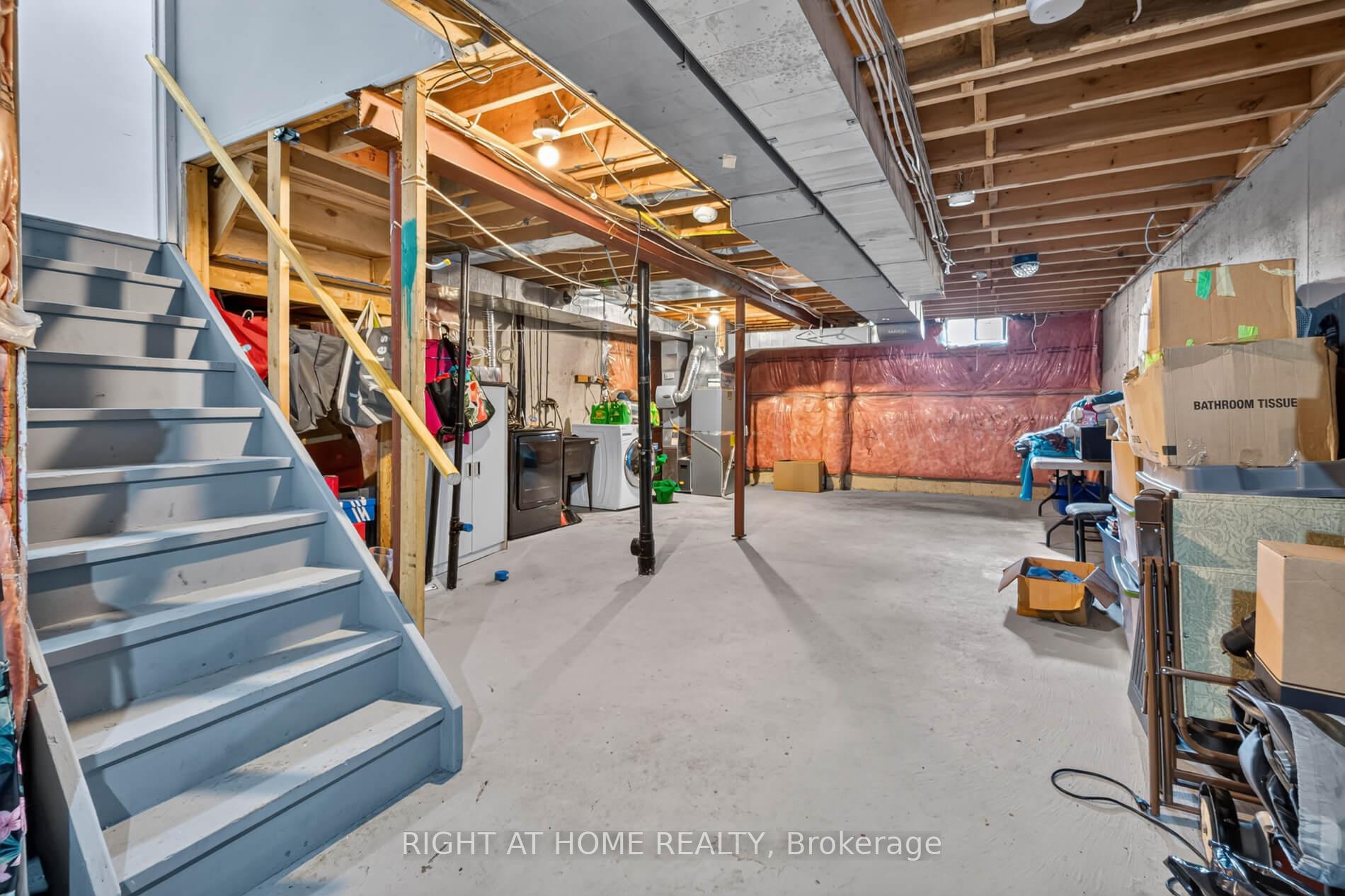 Photo 34 of 10 Lento Court, Vaughan, East Woodbridge — HOMEH