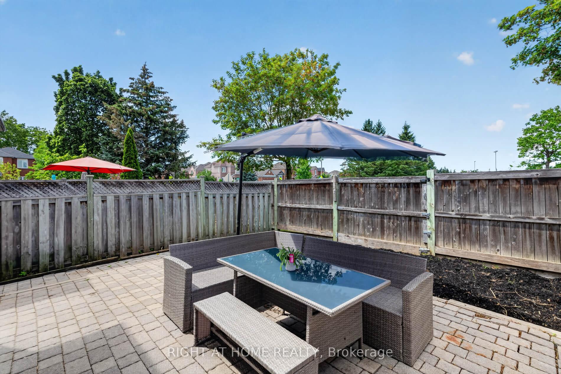 Photo 37 of 10 Lento Court, Vaughan, East Woodbridge — HOMEH