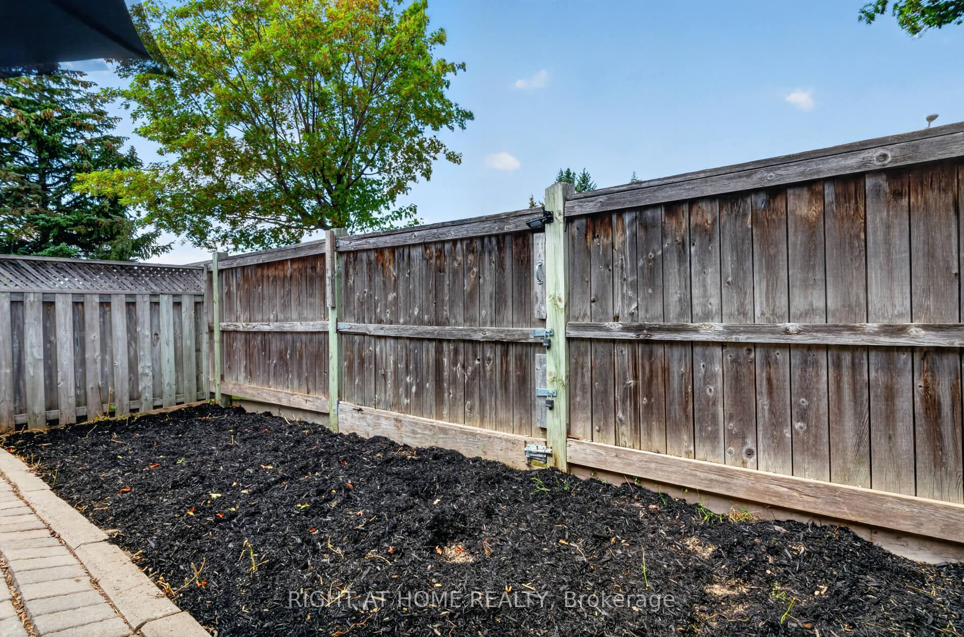 Photo 39 of 10 Lento Court, Vaughan, East Woodbridge — HOMEH