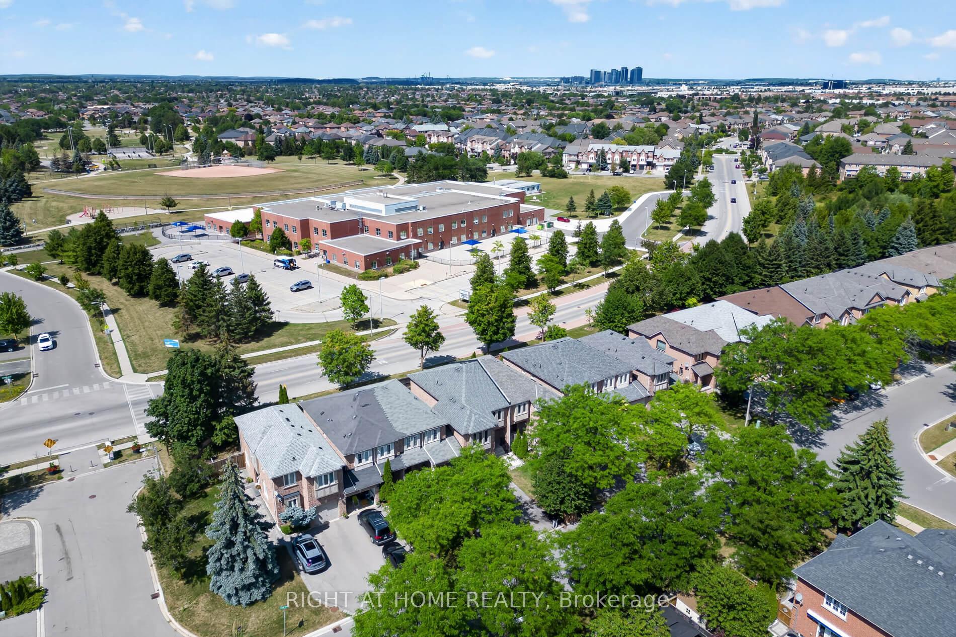 Photo 45 of 10 Lento Court, Vaughan, East Woodbridge — HOMEH