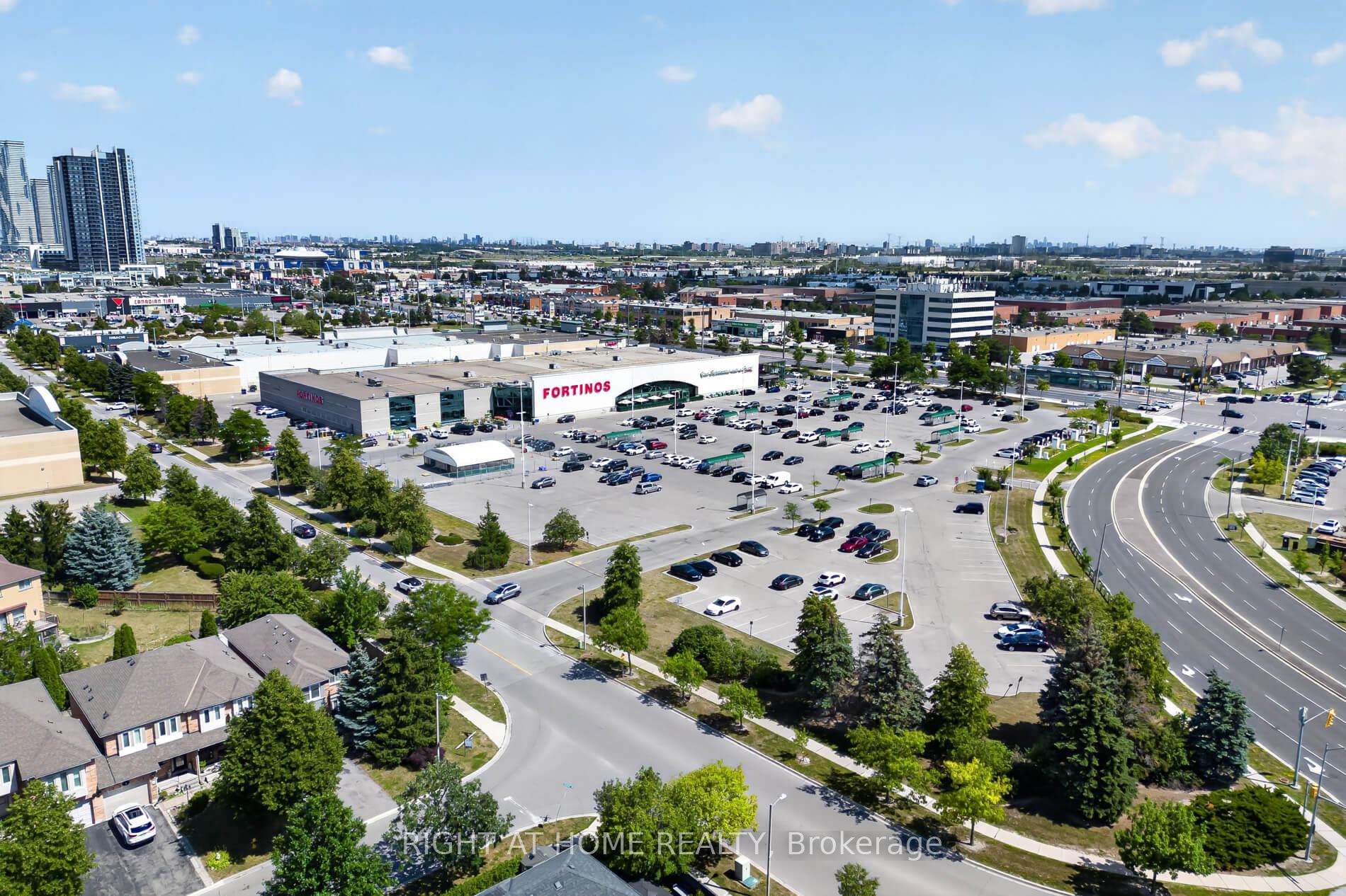 Photo 47 of 10 Lento Court, Vaughan, East Woodbridge — HOMEH