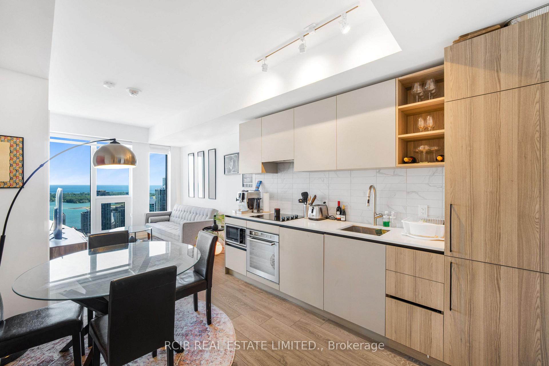 Photo 8 of Unit 4612, 55 Mercer Street, Toronto, Waterfront Communities — HOMEH