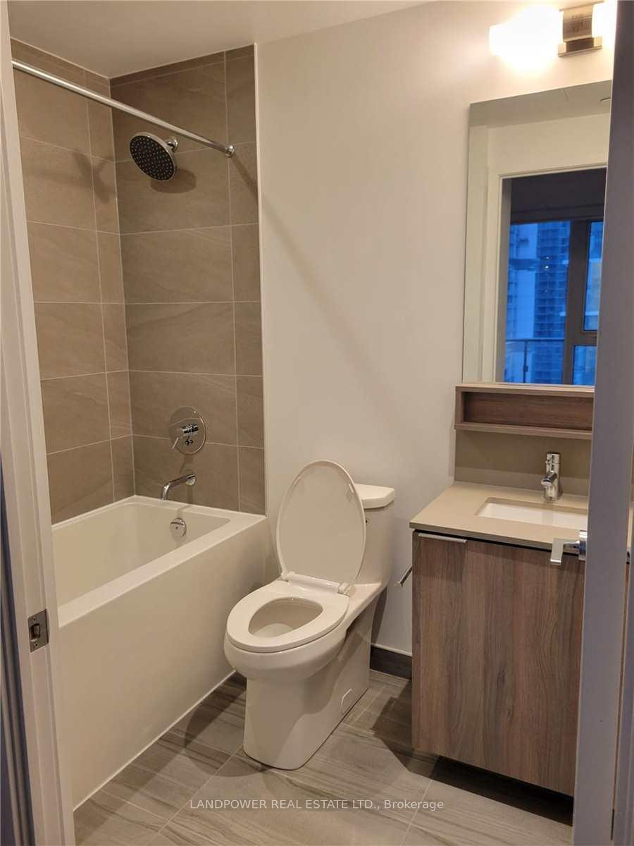 Photo 8 of Unit 2905, 950 Portage Parkway, Vaughan, Vaughan Corporate Centre — HOMEH