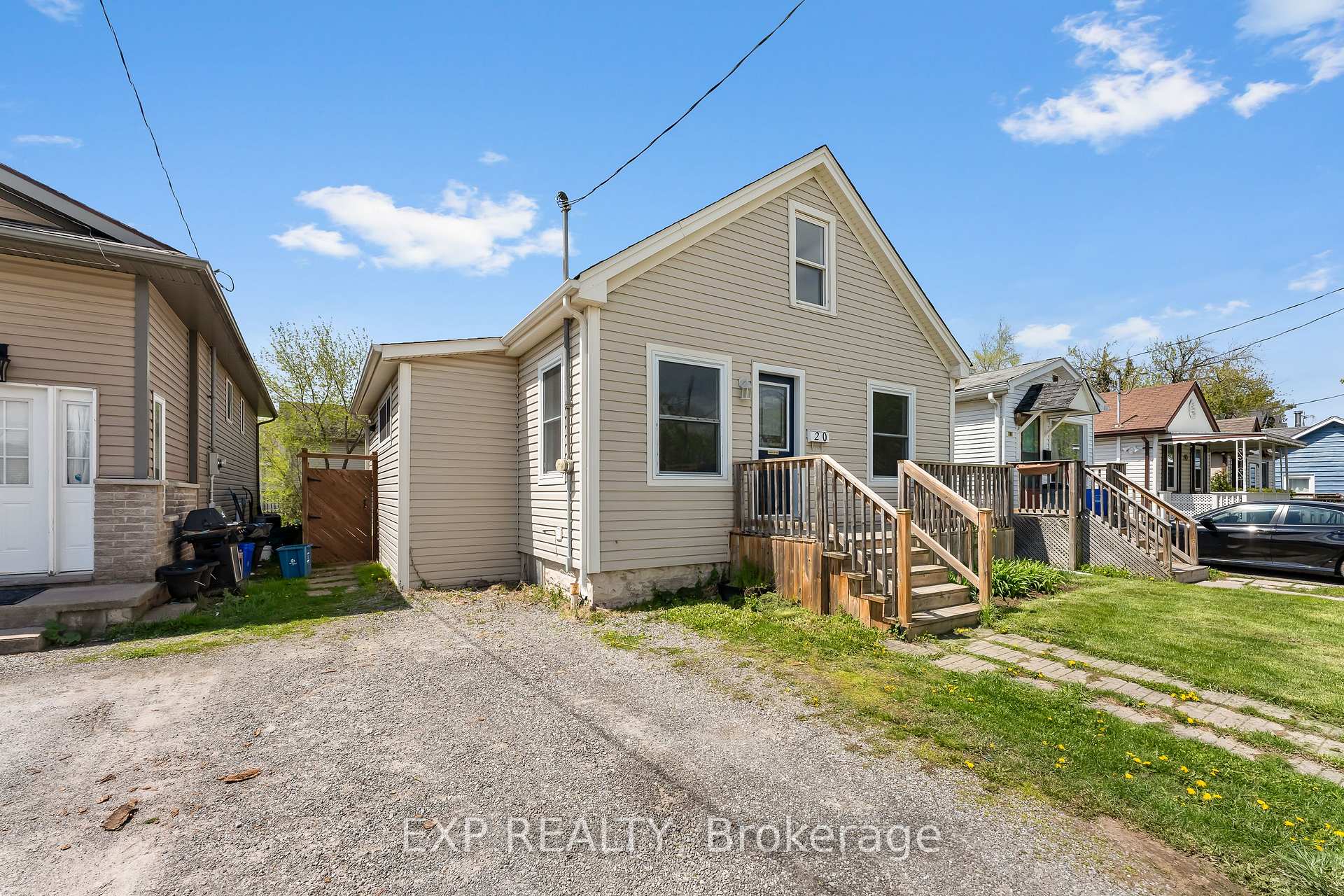 Photo 2 of 20 Lloyd Street, St. Catharines, Western Hill — HOMEH