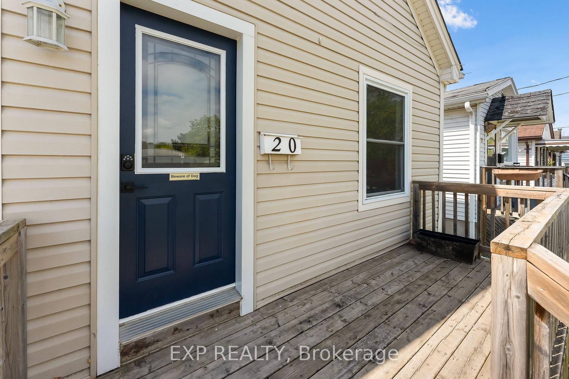 Photo 4 of 20 Lloyd Street, St. Catharines, Western Hill — HOMEH