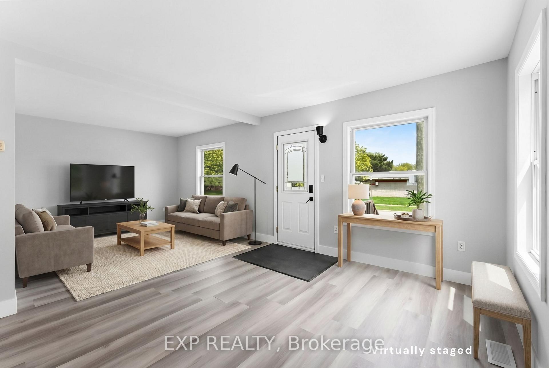 Photo 5 of 20 Lloyd Street, St. Catharines, Western Hill — HOMEH