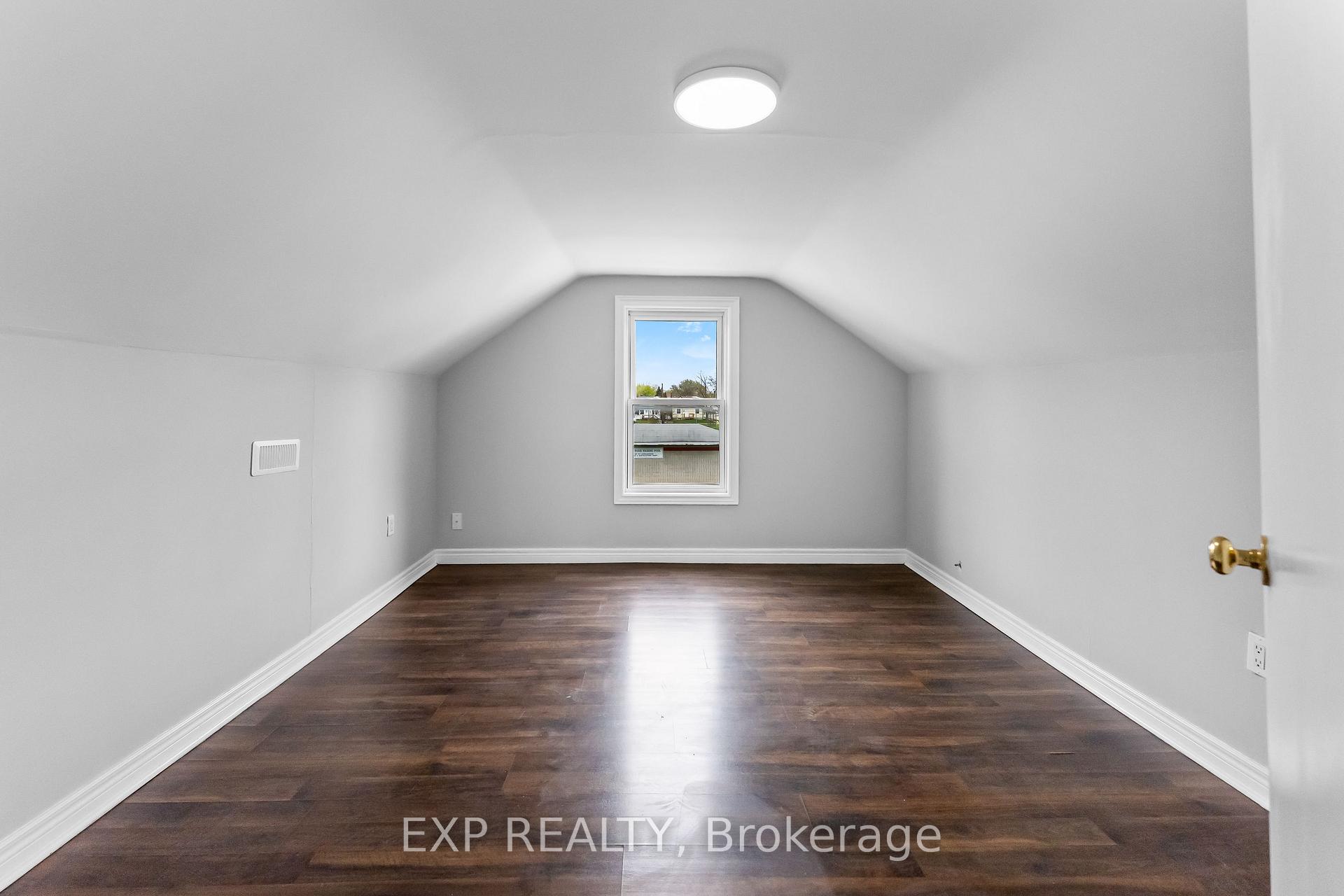 Photo 20 of 20 Lloyd Street, St. Catharines, Western Hill — HOMEH