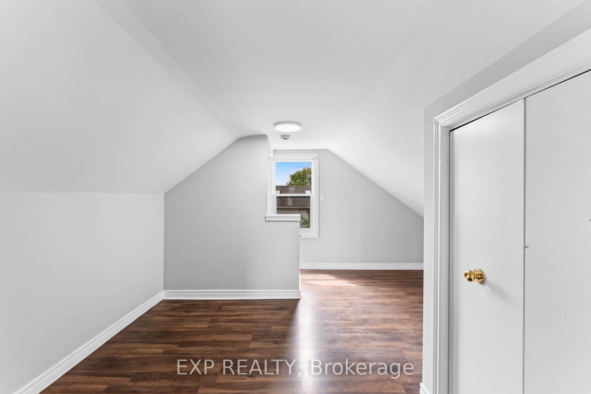 Photo 24 of 20 Lloyd Street, St. Catharines, Western Hill — HOMEH