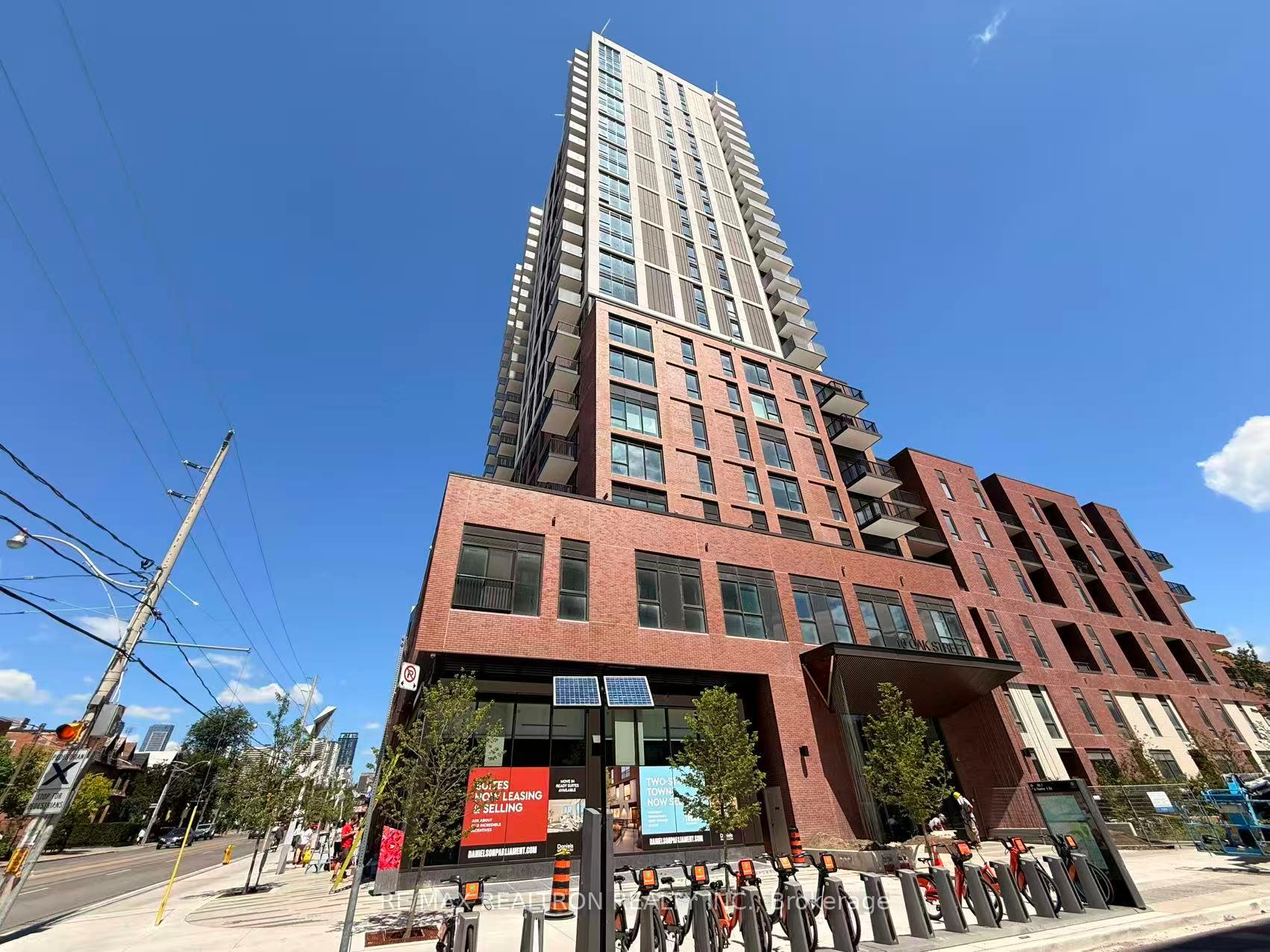 Front of Unit 2502, 10 Oak Street