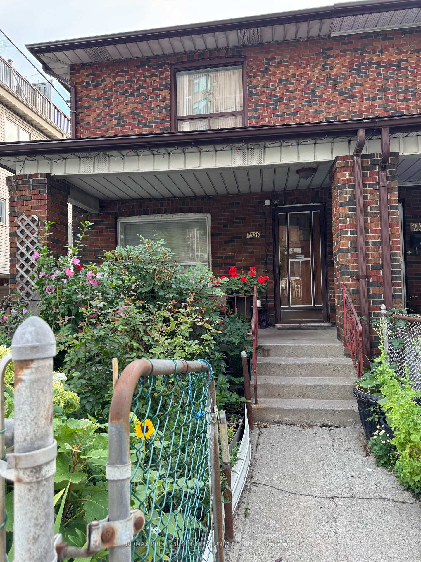 Photo 2 of 2330 Dufferin Street, Toronto, Caledonia-Fairbank — HOMEH