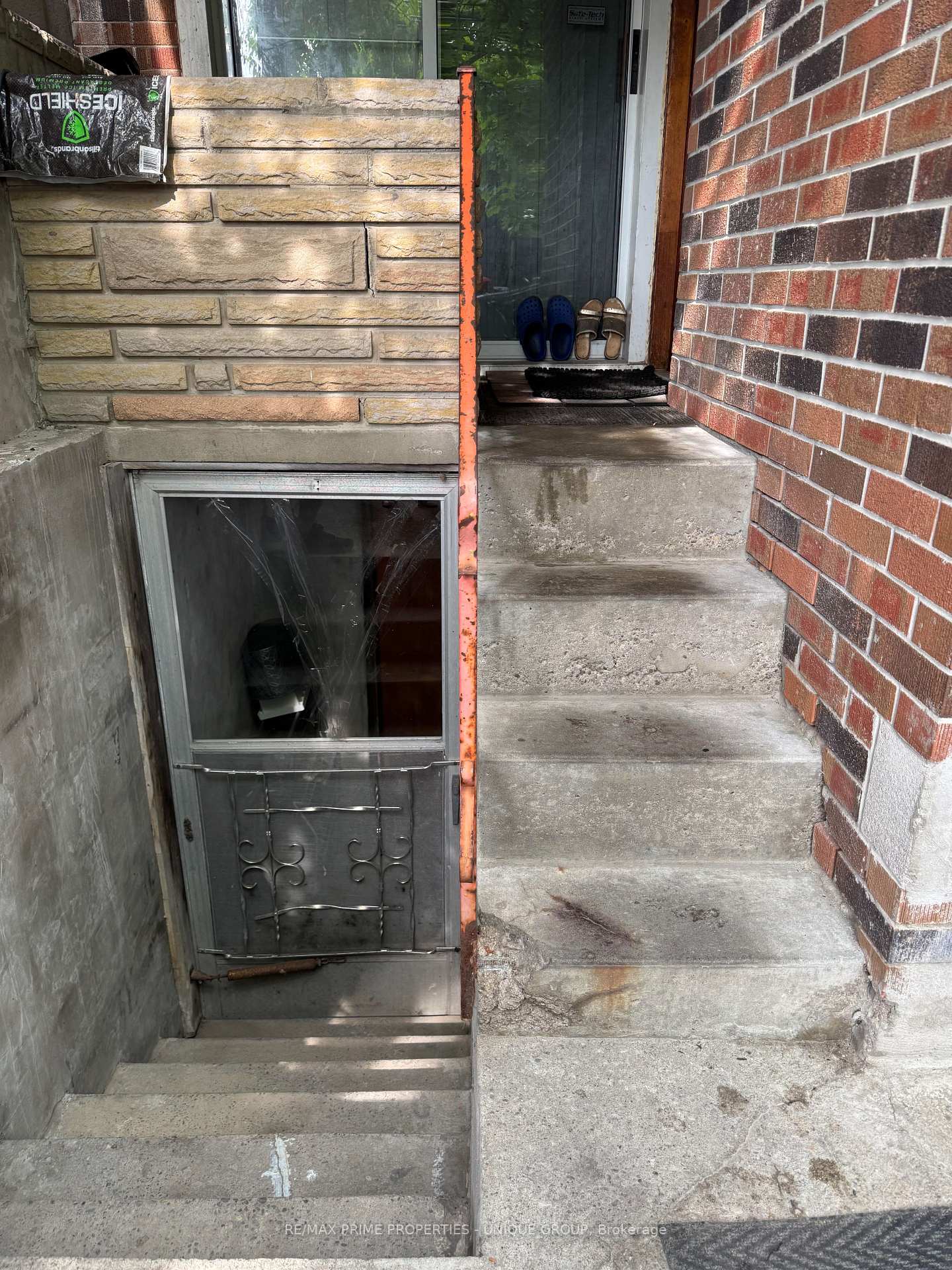Photo 4 of 2330 Dufferin Street, Toronto, Caledonia-Fairbank — HOMEH