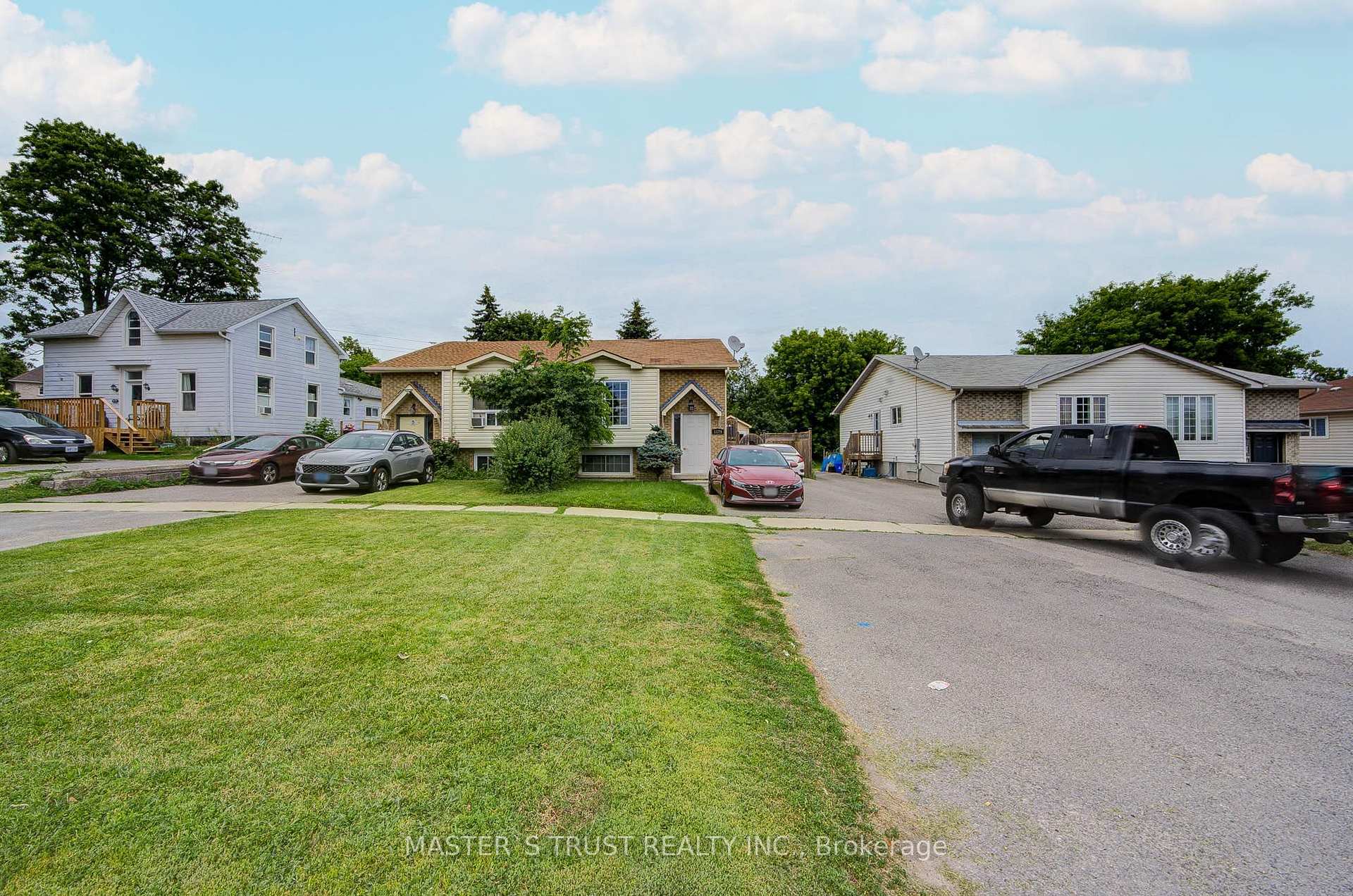 Photo 3 of Unit Unit 2, 1179 Simcoe Street S, Oshawa, Farewell — HOMEH