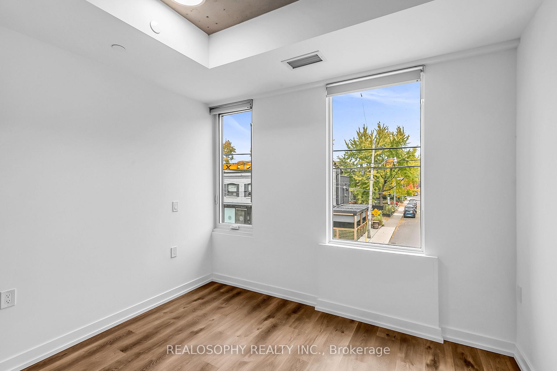 Photo 6 of Unit 404, 115 Larchmount Avenue, Toronto, South Riverdale — HOMEH