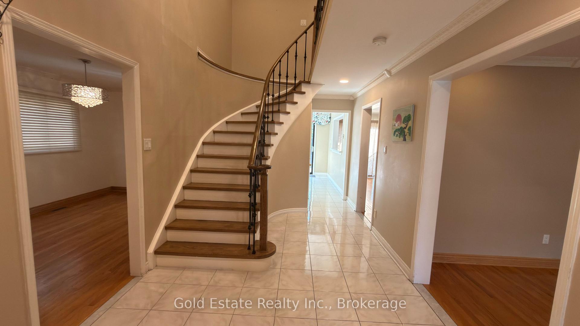 Photo 2 of 5202 Huntingfield Drive E, Mississauga, Hurontario — HOMEH