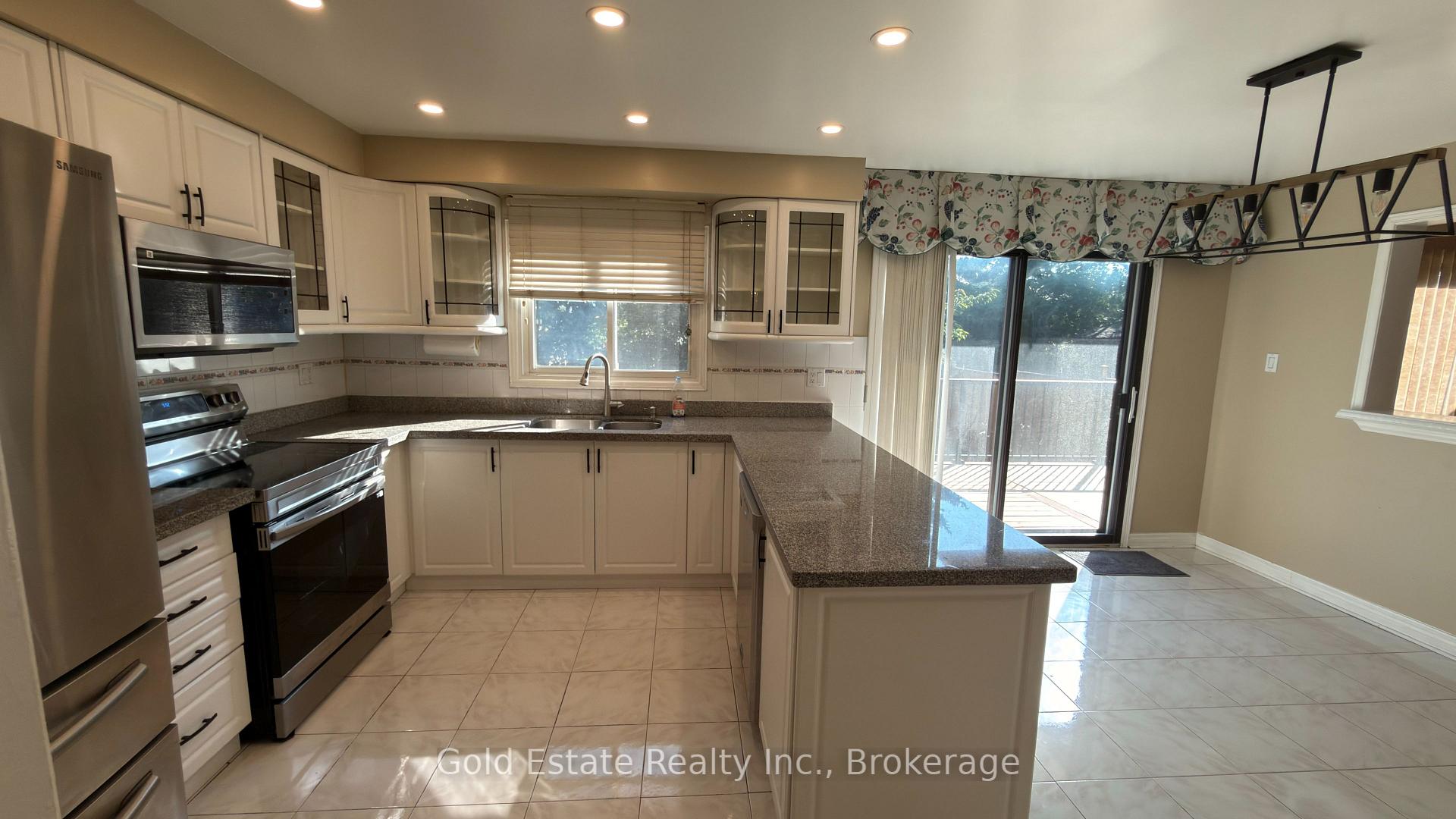 Photo 7 of 5202 Huntingfield Drive E, Mississauga, Hurontario — HOMEH