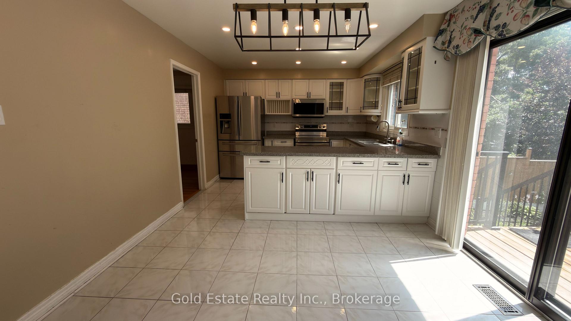 Photo 8 of 5202 Huntingfield Drive E, Mississauga, Hurontario — HOMEH