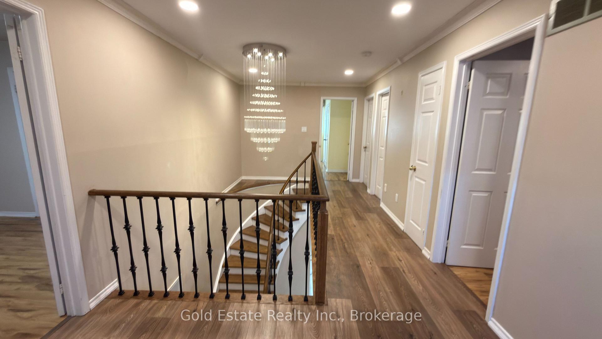 Photo 15 of 5202 Huntingfield Drive E, Mississauga, Hurontario — HOMEH