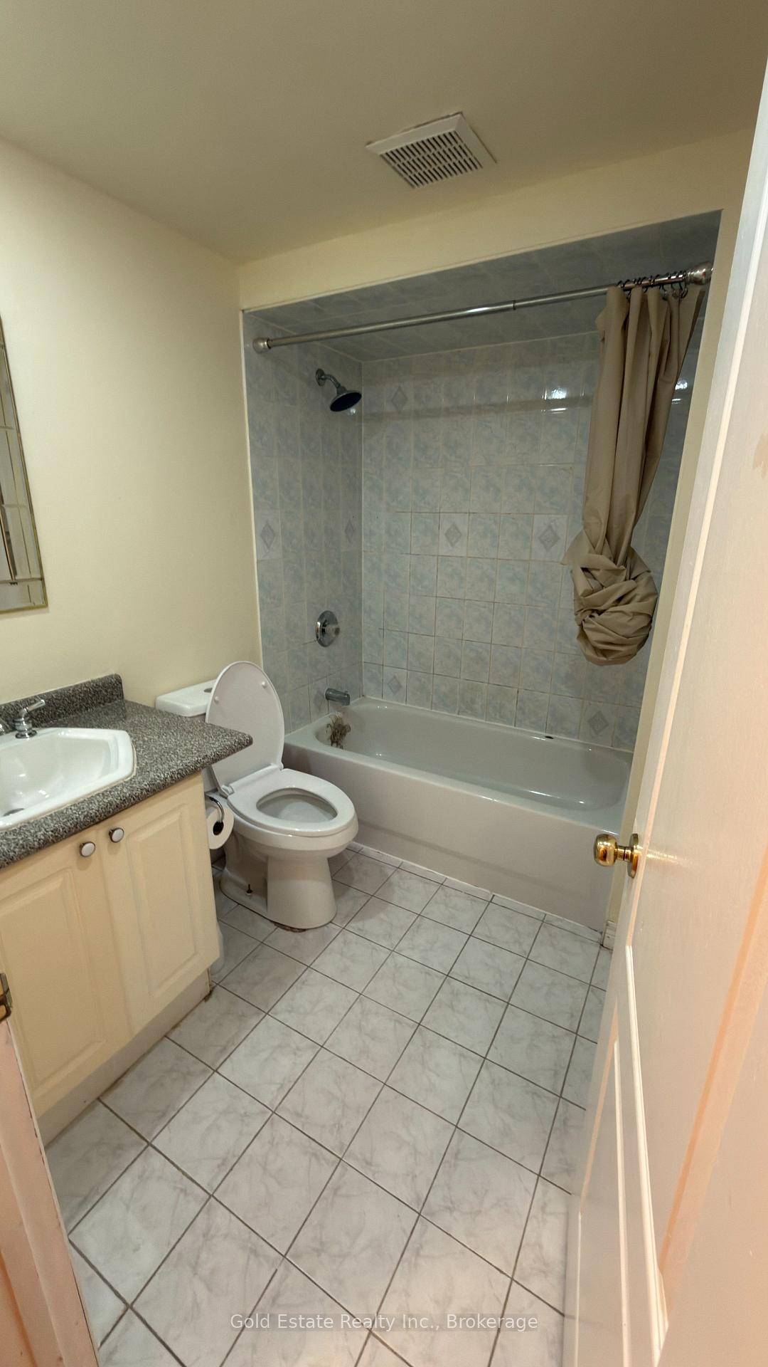 Photo 29 of 5202 Huntingfield Drive E, Mississauga, Hurontario — HOMEH