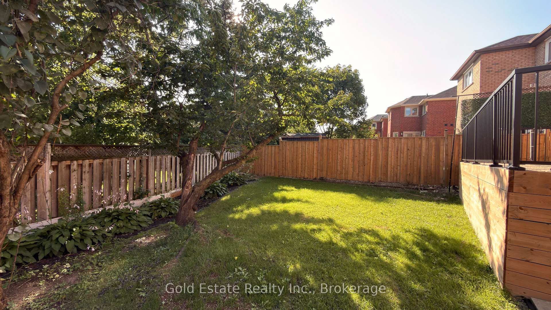 Photo 31 of 5202 Huntingfield Drive E, Mississauga, Hurontario — HOMEH