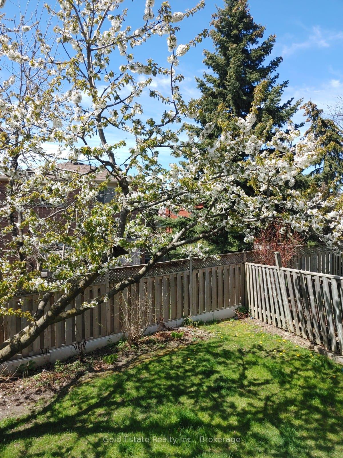 Photo 32 of 5202 Huntingfield Drive E, Mississauga, Hurontario — HOMEH