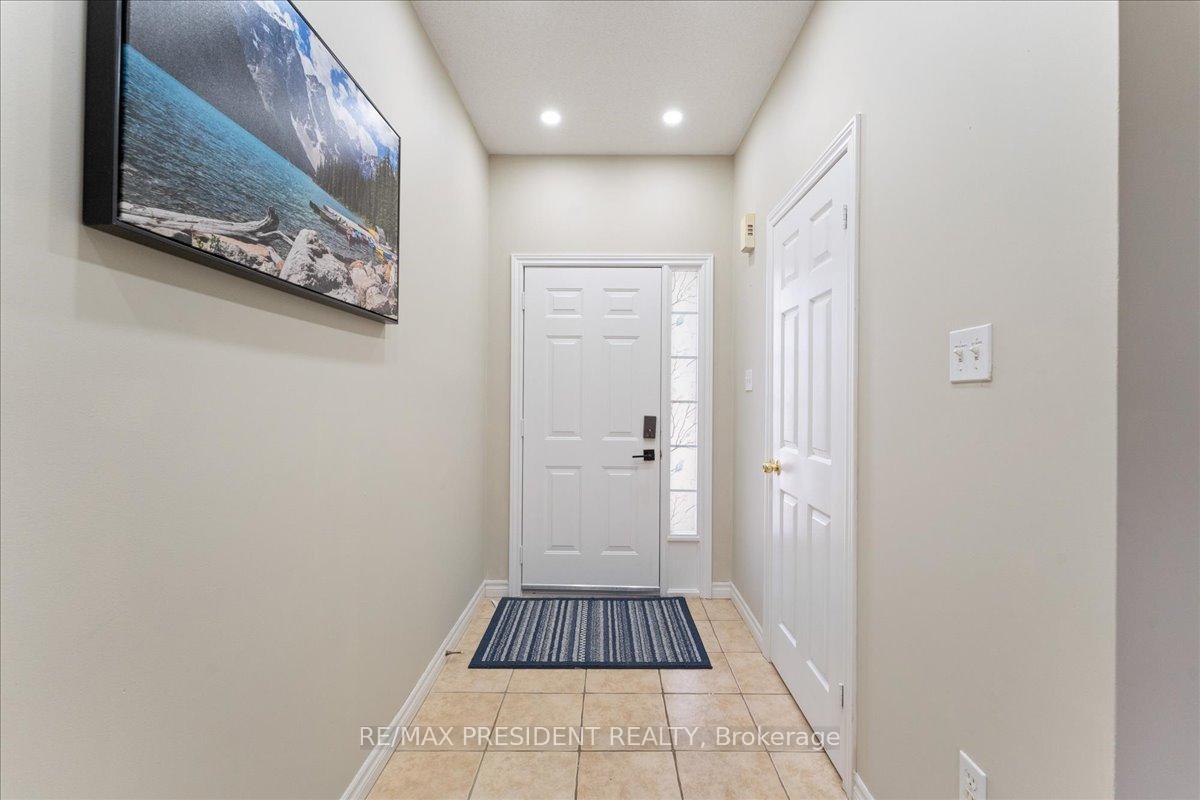 Photo 6 of 285 Southbrook Drive, Hamilton, Binbrook — HOMEH