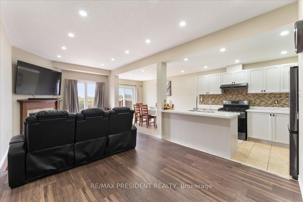 Photo 9 of 285 Southbrook Drive, Hamilton, Binbrook — HOMEH