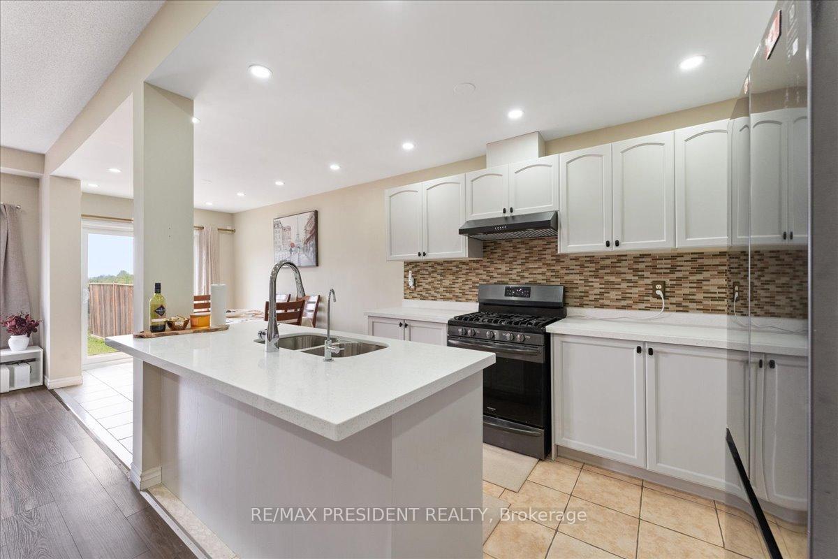 Photo 10 of 285 Southbrook Drive, Hamilton, Binbrook — HOMEH