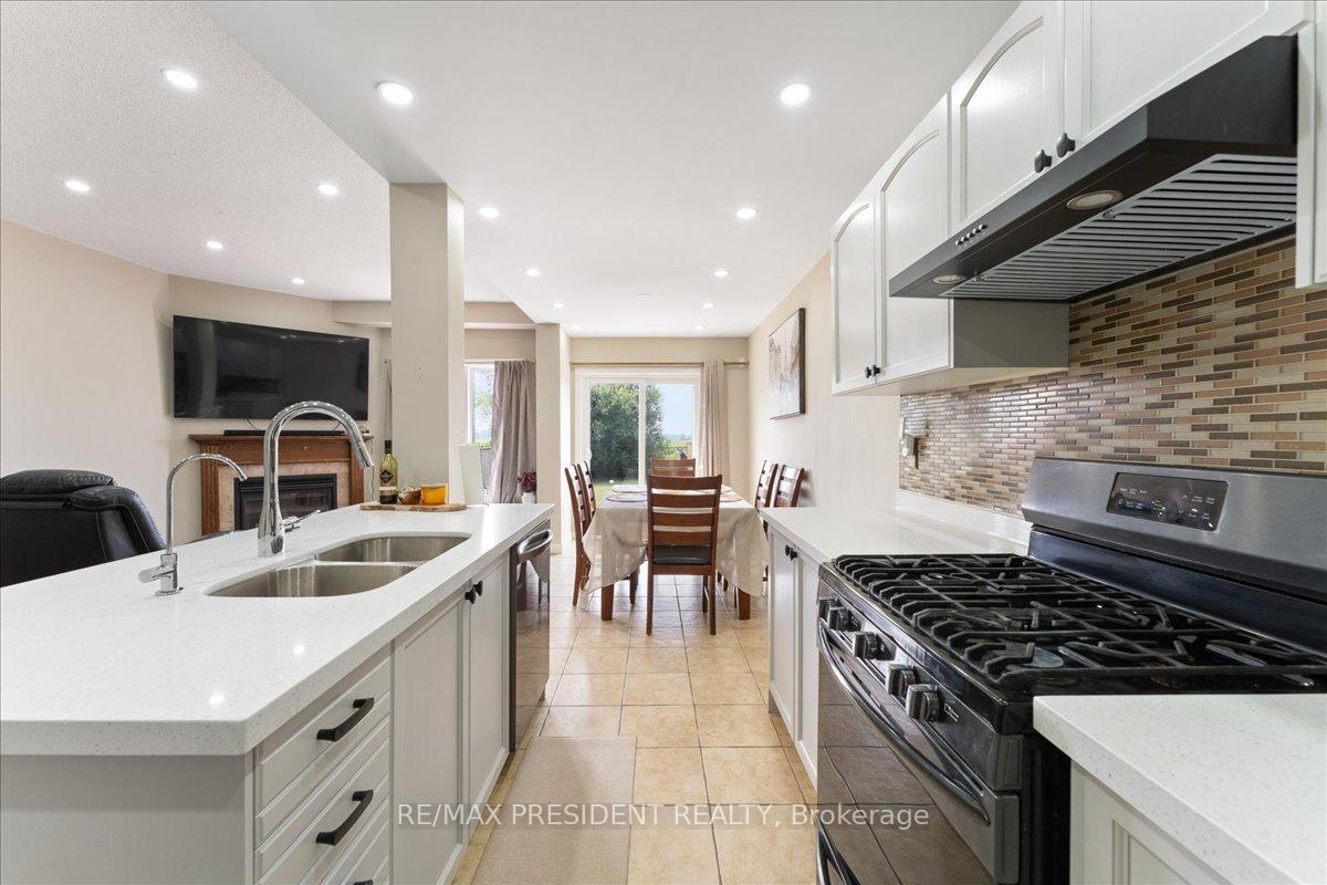 Photo 11 of 285 Southbrook Drive, Hamilton, Binbrook — HOMEH