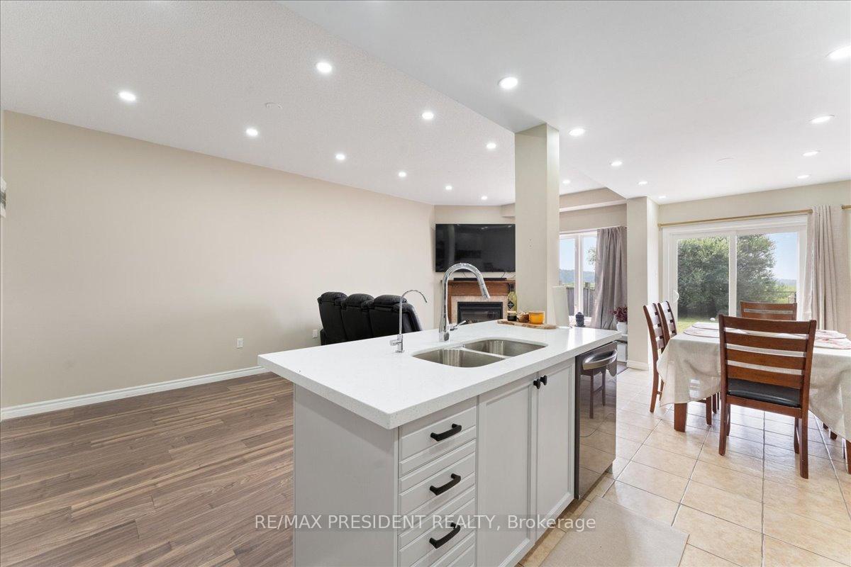 Photo 12 of 285 Southbrook Drive, Hamilton, Binbrook — HOMEH