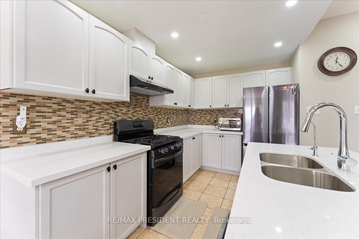 Photo 14 of 285 Southbrook Drive, Hamilton, Binbrook — HOMEH