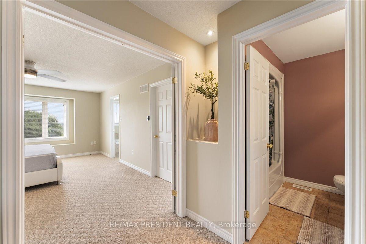 Photo 23 of 285 Southbrook Drive, Hamilton, Binbrook — HOMEH