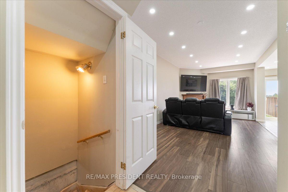 Photo 29 of 285 Southbrook Drive, Hamilton, Binbrook — HOMEH