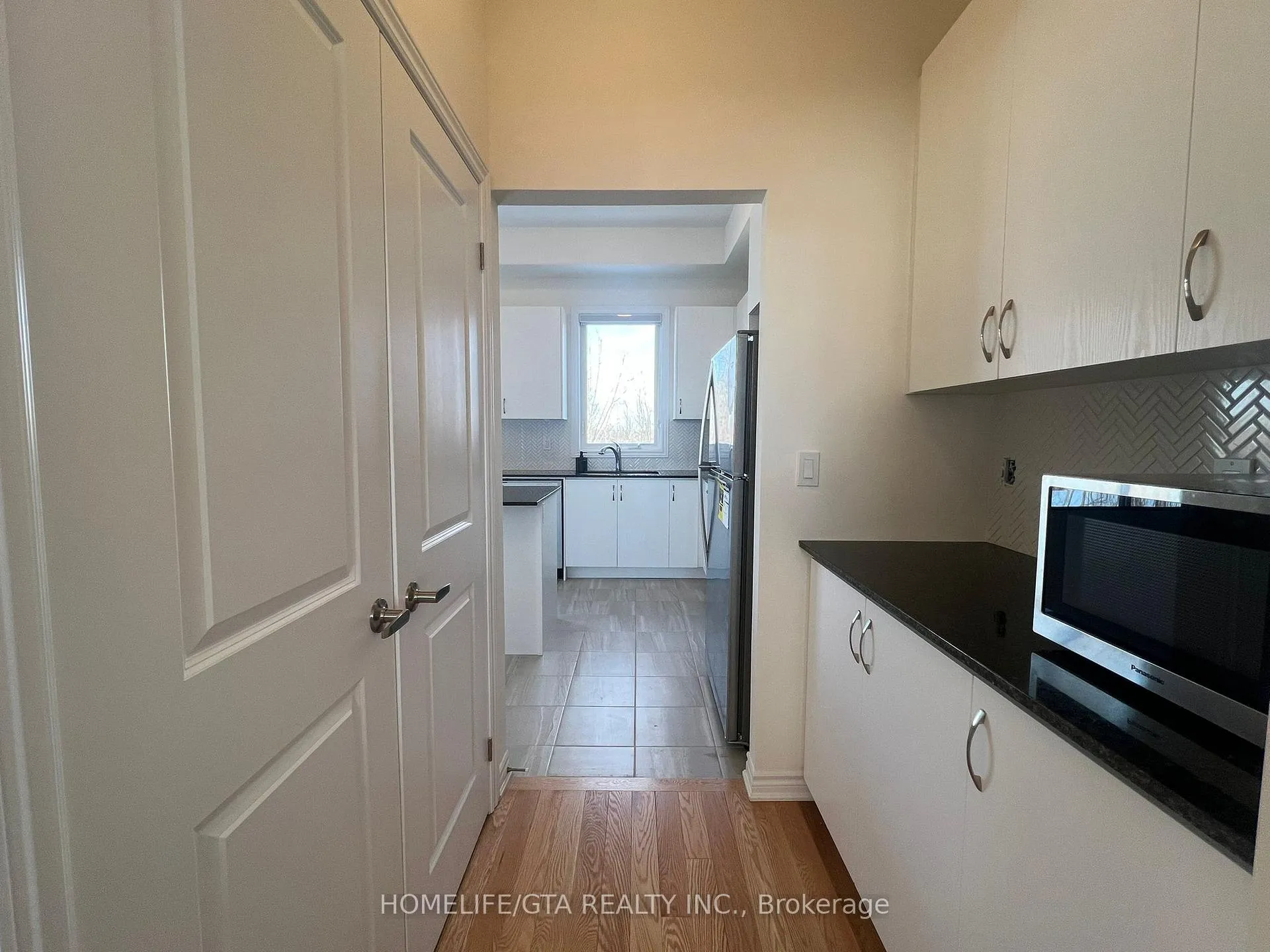 Photo 5 of 25 Inverary Crescent, Vaughan, Elder Mills — HOMEH