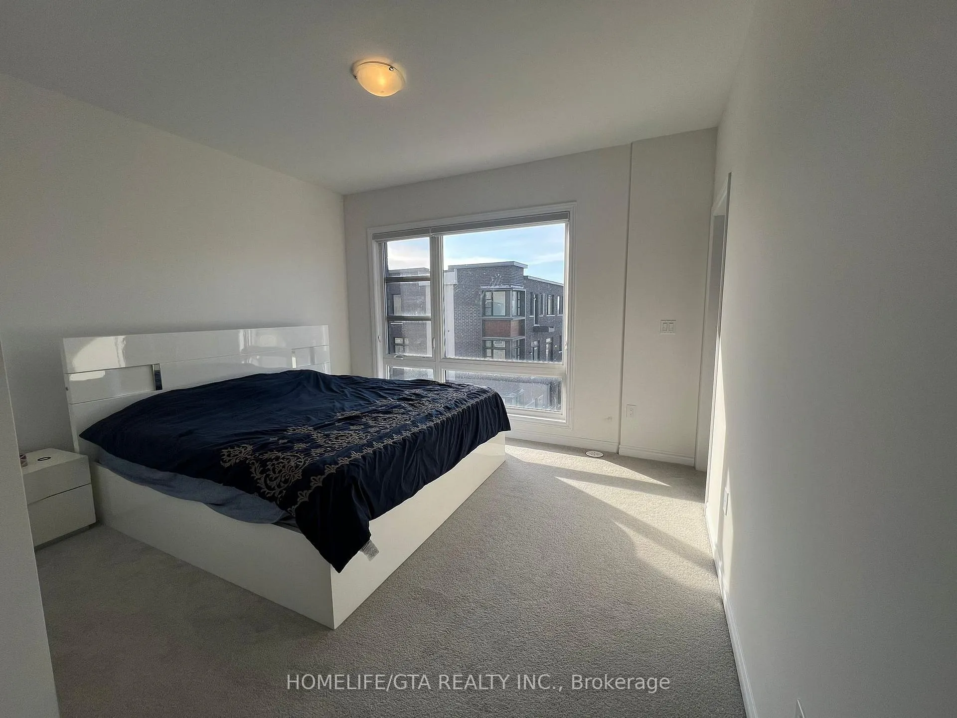 Photo 8 of 25 Inverary Crescent, Vaughan, Elder Mills — HOMEH