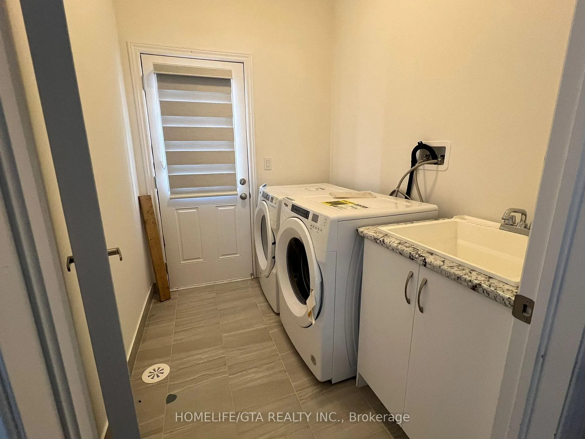 Photo 14 of 25 Inverary Crescent, Vaughan, Elder Mills — HOMEH