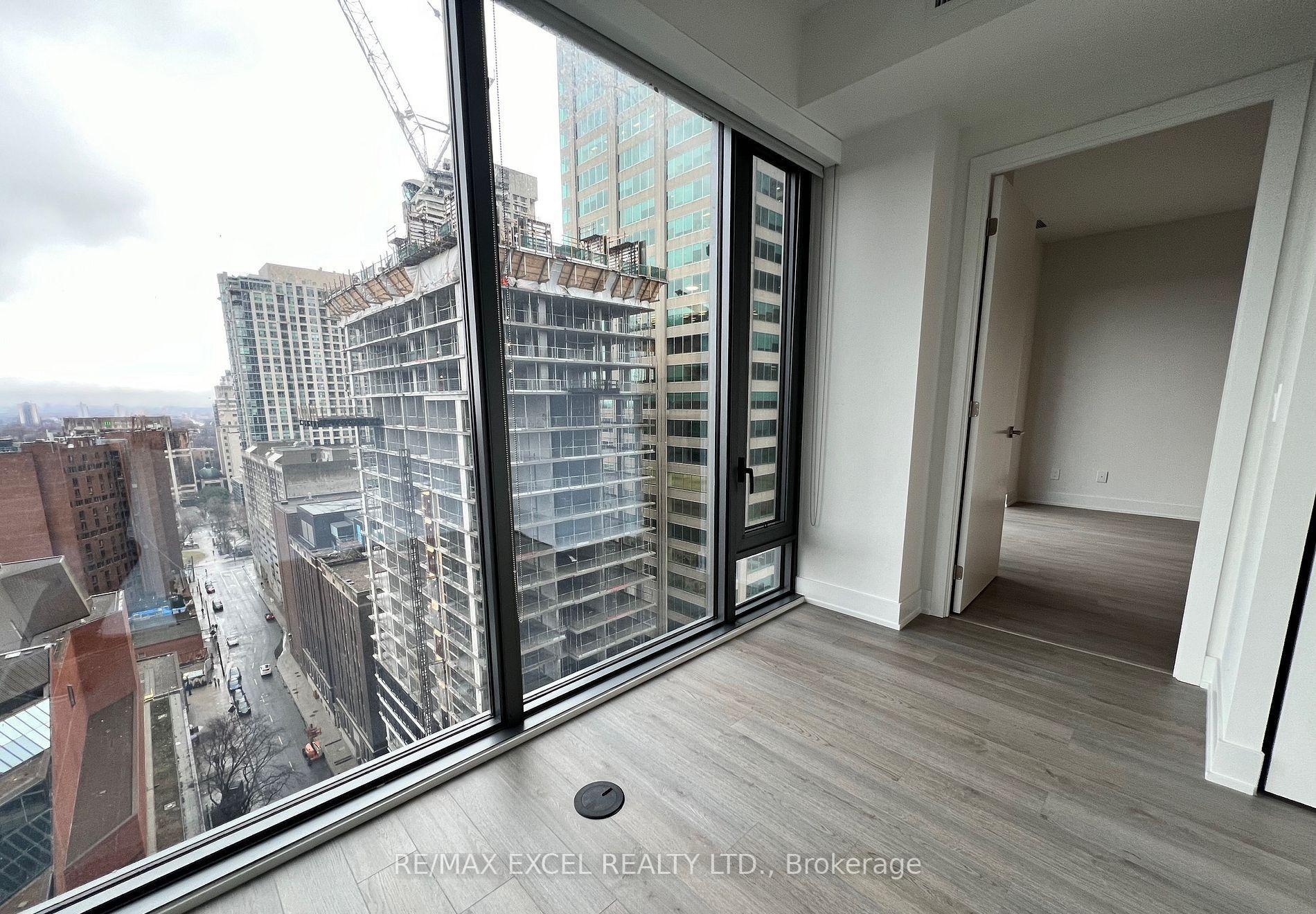 Photo 8 of Unit 1808, 8 Cumberland Street, Toronto, The Annex — HOMEH