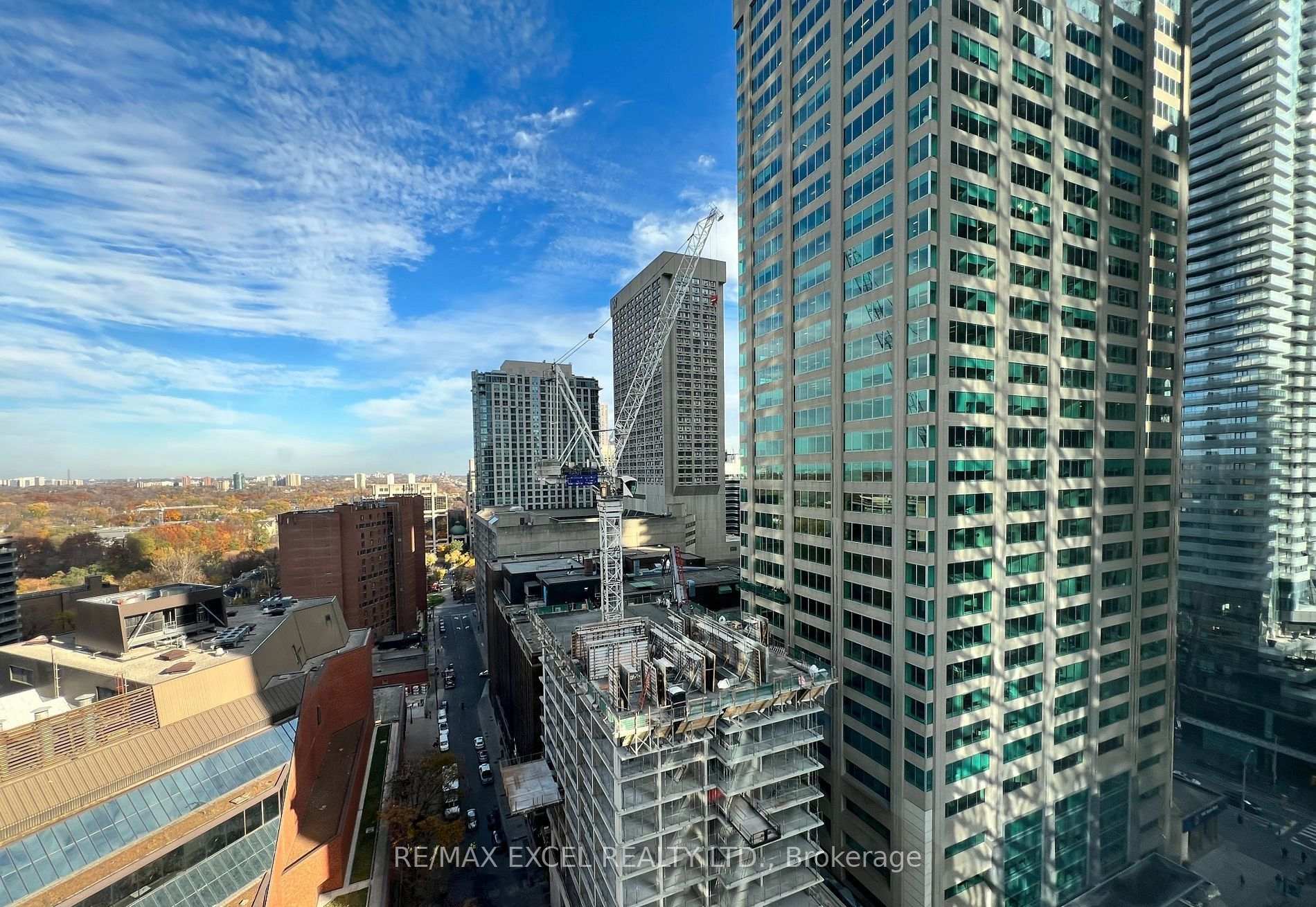 Photo 9 of Unit 1808, 8 Cumberland Street, Toronto, The Annex — HOMEH